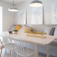 Insta-worthy 4br Designer House 5 min to the Beach