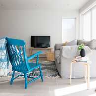 Insta-worthy 4br Designer House 5 min to the Beach