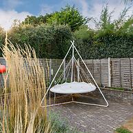 Insta-worthy 4br Designer House 5 min to the Beach