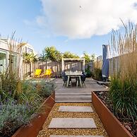 Insta-worthy 4br Designer House 5 min to the Beach