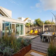 Insta-worthy 4br Designer House 5 min to the Beach