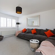 Newly Refurbished Seaside Escape - 5 Mins to Beach