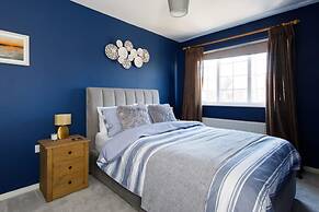 Newly Refurbished Seaside Escape - 5 Mins to Beach