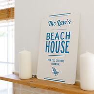 Newly Refurbished Seaside Escape - 5 Mins to Beach