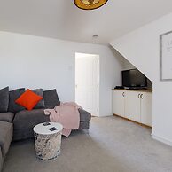Newly Refurbished Seaside Escape - 5 Mins to Beach