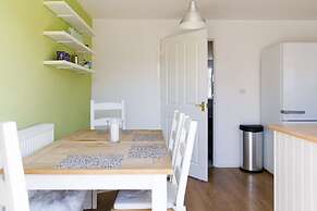 Newly Refurbished Seaside Escape - 5 Mins to Beach