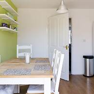 Newly Refurbished Seaside Escape - 5 Mins to Beach