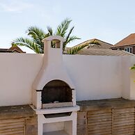 Newly Refurbished Seaside Escape - 5 Mins to Beach