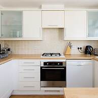 Newly Refurbished Seaside Escape - 5 Mins to Beach