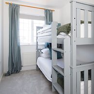 Newly Refurbished Seaside Escape - 5 Mins to Beach
