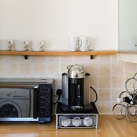 Newly Refurbished Seaside Escape - 5 Mins to Beach