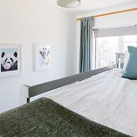 Newly Refurbished Seaside Escape - 5 Mins to Beach