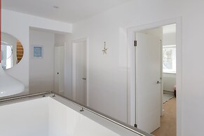 Gorgeous Home for 12 - Walk to Beach - Sea View