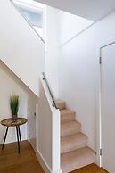 Gorgeous Home for 12 - Walk to Beach - Sea View