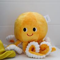 Gorgeous Home for 12 - Walk to Beach - Sea View