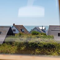 Gorgeous Home for 12 - Walk to Beach - Sea View