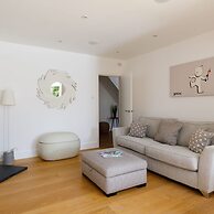 Gorgeous Home for 12 - Walk to Beach - Sea View