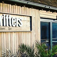 Gorgeous Home for 12 - Walk to Beach - Sea View