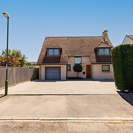 Gorgeous Home for 12 - Walk to Beach - Sea View