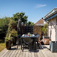 Gorgeous Home for 12 - Walk to Beach - Sea View