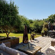 Gorgeous Home for 12 - Walk to Beach - Sea View