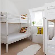 Gorgeous Home for 12 - Walk to Beach - Sea View