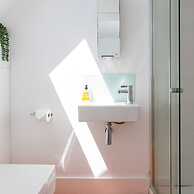 Gorgeous Home for 12 - Walk to Beach - Sea View