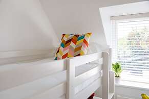 Gorgeous Home for 12 - Walk to Beach - Sea View