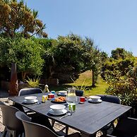 Gorgeous Home for 12 - Walk to Beach - Sea View