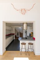 Gorgeous Home for 12 - Walk to Beach - Sea View