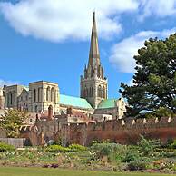 Gorgeous Home for 12 - Walk to Beach - Sea View