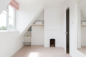 Secluded Rural Retreat Close to Beach - Sleeps 12