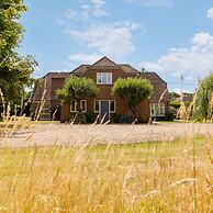 Secluded Rural Retreat Close to Beach - Sleeps 12