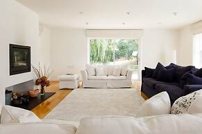 Secluded Rural Retreat Close to Beach - Sleeps 12