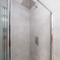 Coastal Retreat for 8 With Hot Tub - Walk to Beach