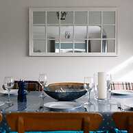 Coastal Retreat for 8 With Hot Tub - Walk to Beach