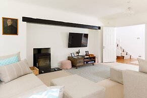 Stunning 5BR Home With Pool - 5 min to Beach