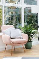 Stunning 5BR Home With Pool - 5 min to Beach