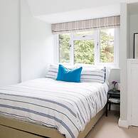 Stunning 5BR Home With Pool - 5 min to Beach