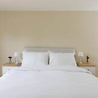 Stunning 5BR Home With Pool - 5 min to Beach