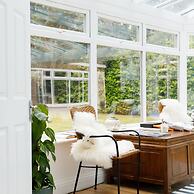 Stunning 5BR Home With Pool - 5 min to Beach