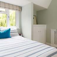 Stunning 5BR Home With Pool - 5 min to Beach