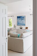 Stunning 5BR Home With Pool - 5 min to Beach