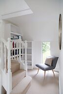 Stunning 5BR Home With Pool - 5 min to Beach