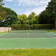 Stunning 5BR Home With Pool - 5 min to Beach