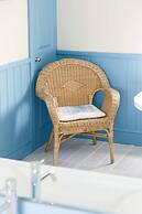 Stunning 5BR Home With Pool - 5 min to Beach