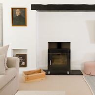 Stunning 5BR Home With Pool - 5 min to Beach