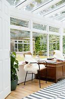 Stunning 5BR Home With Pool - 5 min to Beach