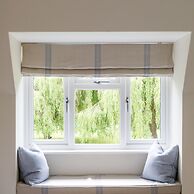 Stunning 5BR Home With Pool - 5 min to Beach