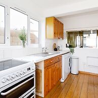 Sunny Seafront Chalet - Sleeps 6